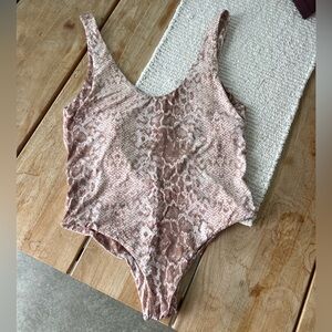 Mai one piece size large in python print